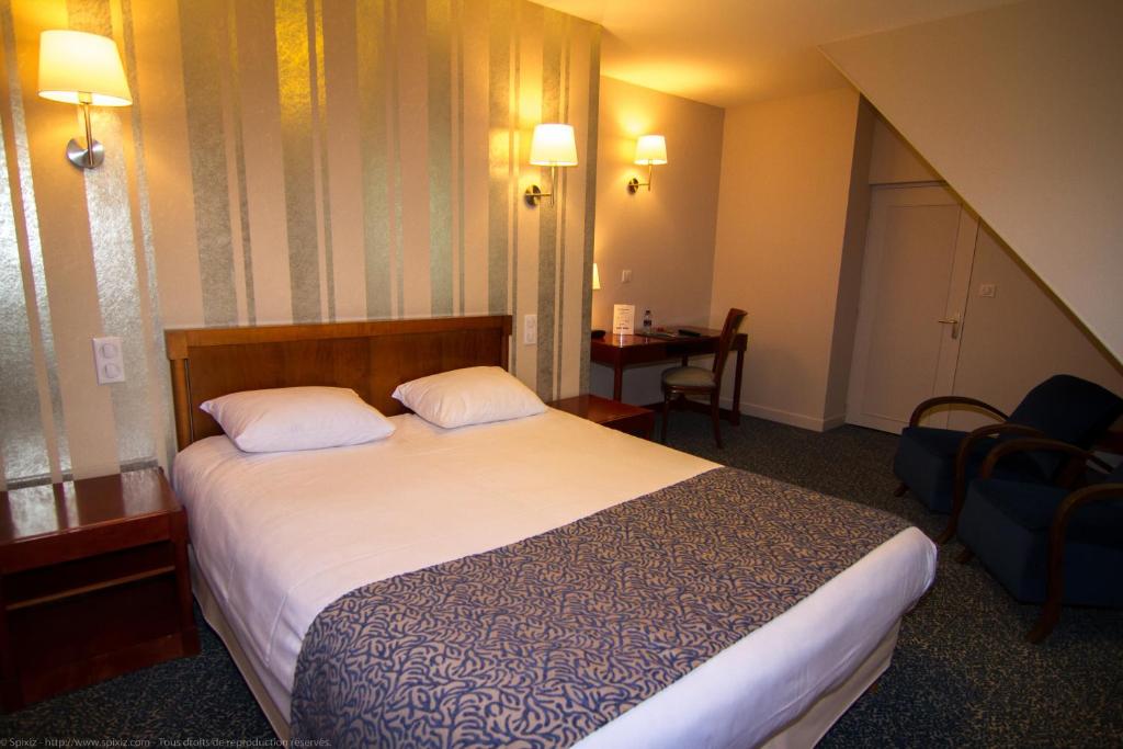 Logis Hotel Du Chateau - Habitación Doble Club