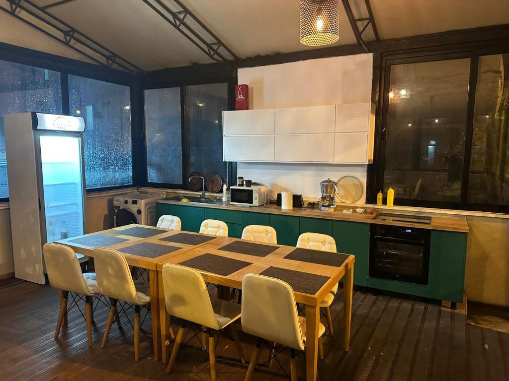 Kuchyň nebo kuchyňský kout v ubytování Villa Pasha Tirana