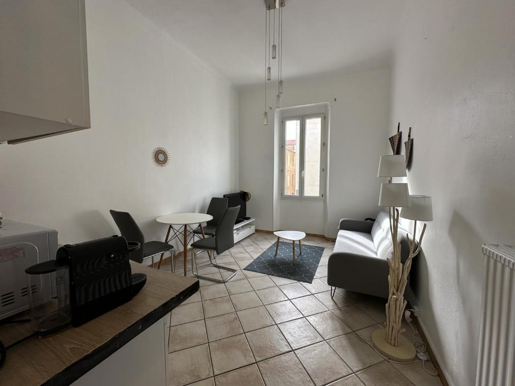 Posedenie v ubytovaní C034-Appt fonctionnel - Centre Cannes