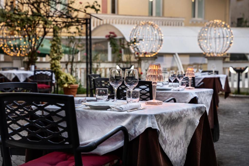 Restaurace v ubytování Relais Le Felci Executive Suite Spa