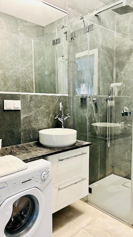 Baltic Gdansk OLD TOWN by St Mary s Church - Resim 28