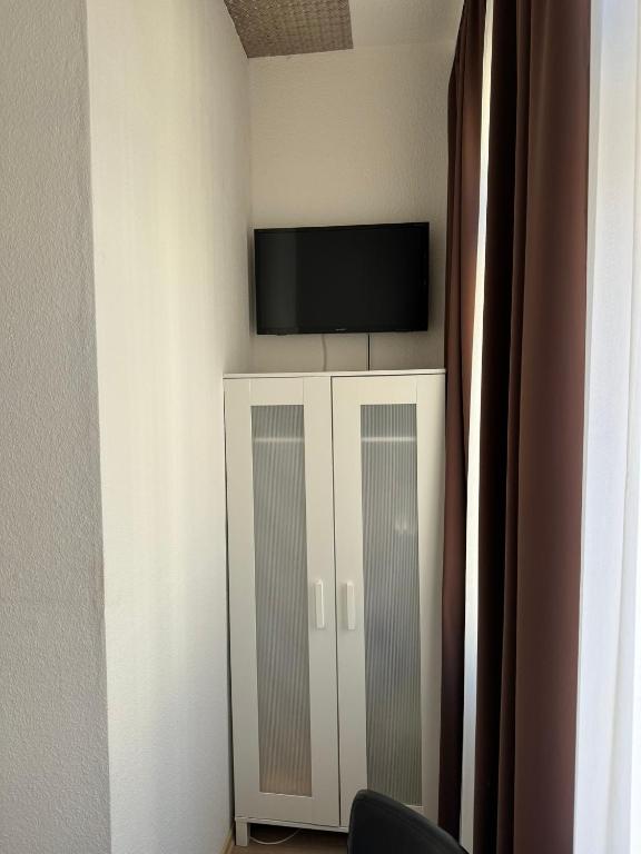 TV a/nebo společenská místnost v ubytování Hotel Goldenes Lamm