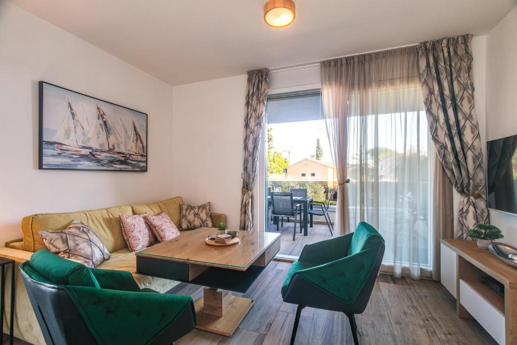 Posedenie v ubytovaní Comfortable 2 bedroom apartment Marina close to beach