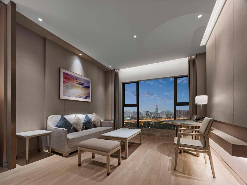 Posezení v ubytování DoubleTree By Hilton Shenzhen Nanshan Hotel & Residences