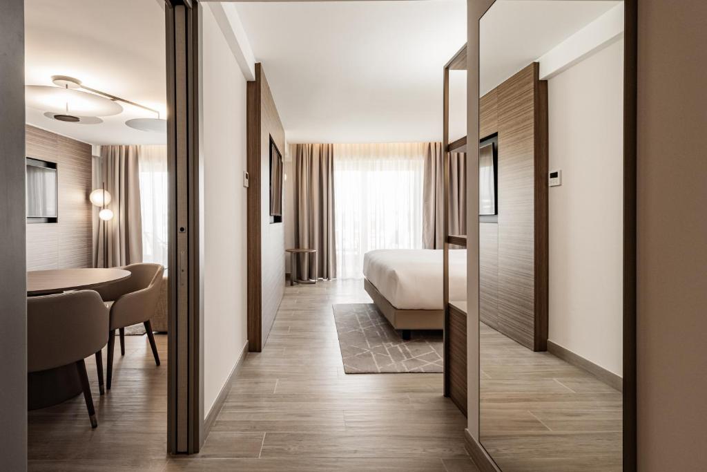 AC Hotel by Marriott St Julian's - 18