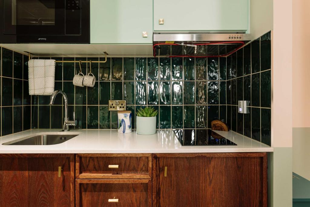 room2 Belfast Hometel - Resim 45