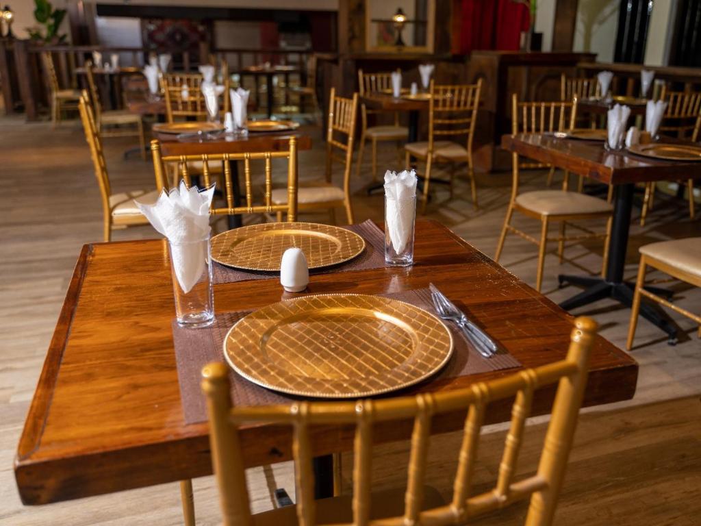 Restaurace v ubytování Ngwenya City Hotel