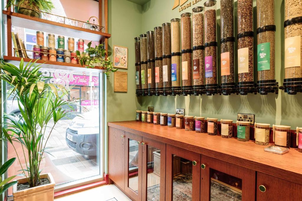 room2 Belfast Hometel - Resim 32