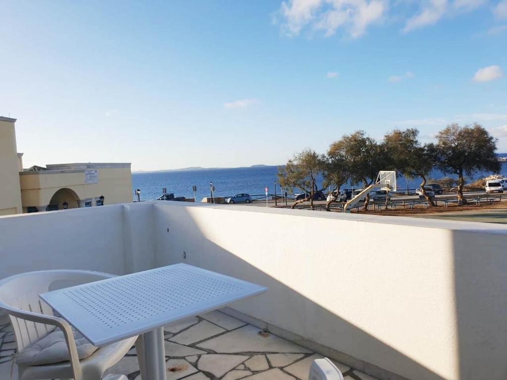 Photo de la galerie de l'établissement Anemos Town, à Naxos Chora