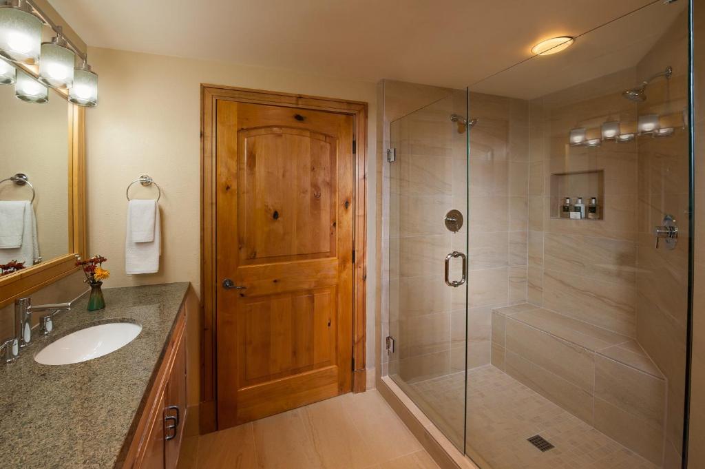 Grand Summit Lodge by Park City - Canyons Village - Executive King Room
