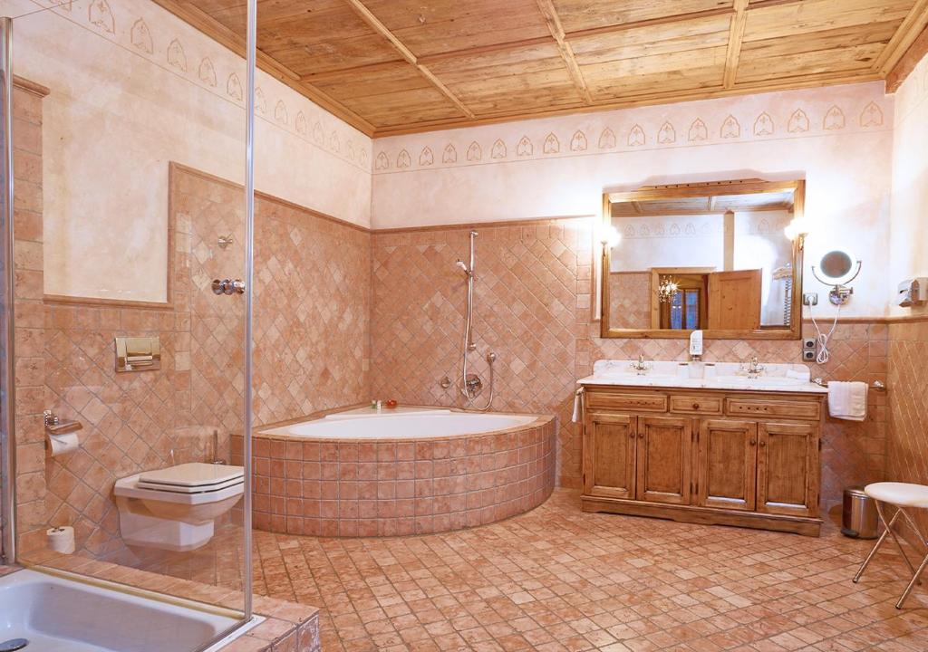 Koupelna v ubytování Historik Hotel Gotisches Haus garni