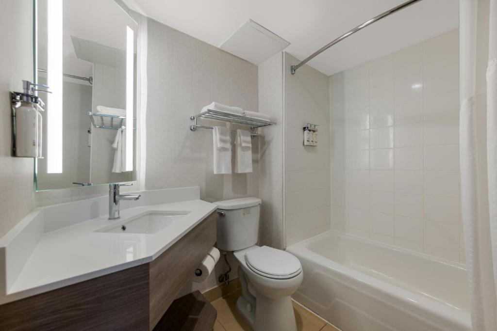 Holiday Inn Express Hotels- Hampton by IHG - 标准特大号床间
