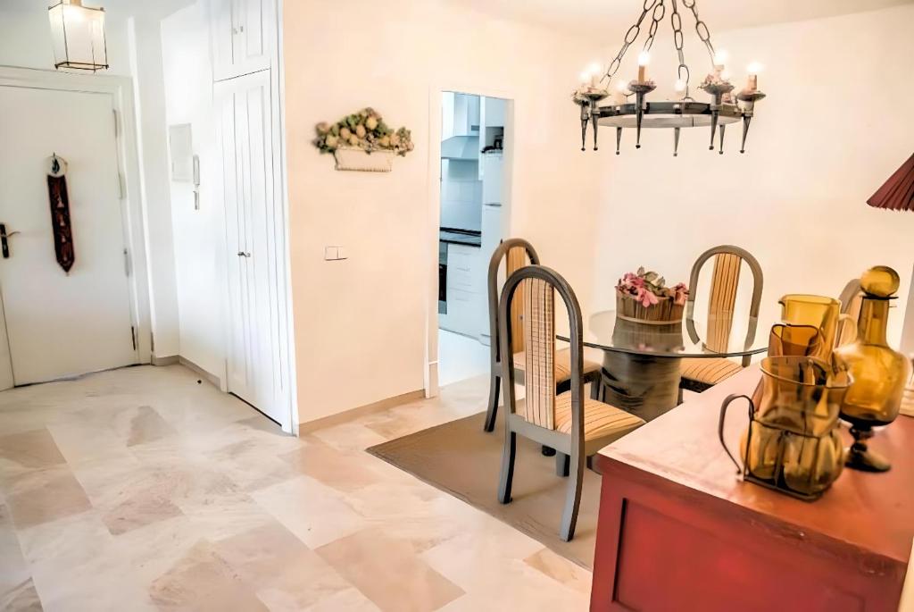 Kuchyňa alebo kuchynka v ubytovaní Gorgeous 2BR Apt. w/ Mountain View Puerto Banus