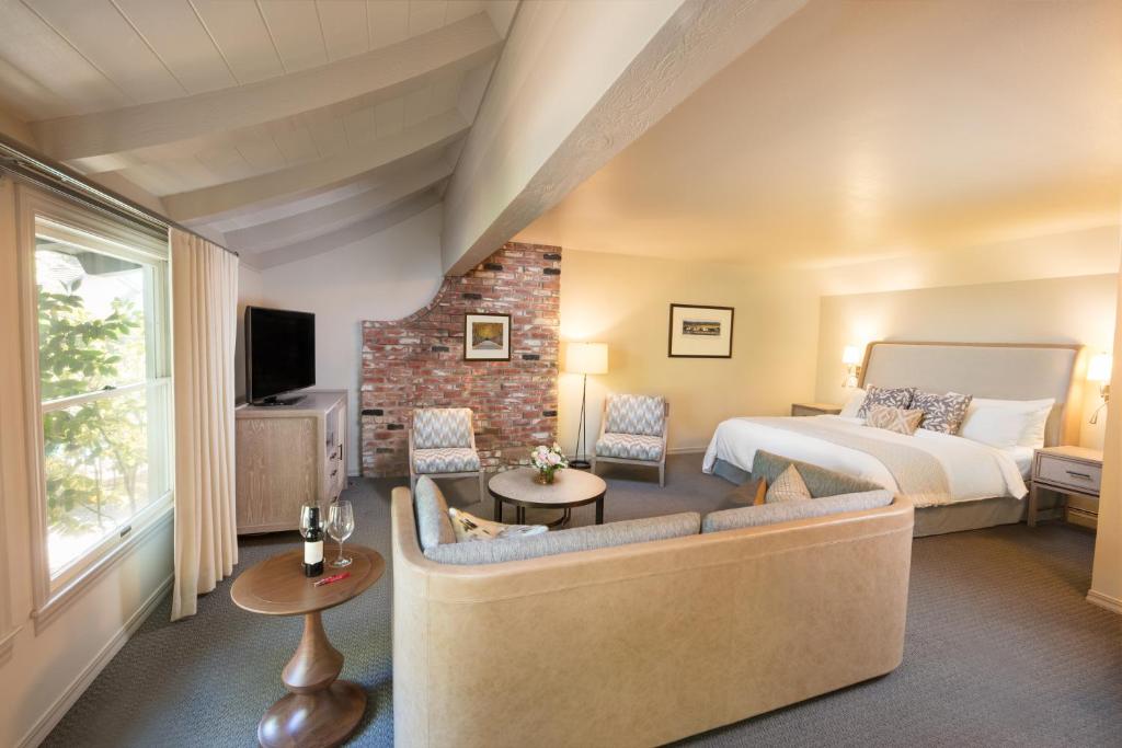 Harvest Inn - 