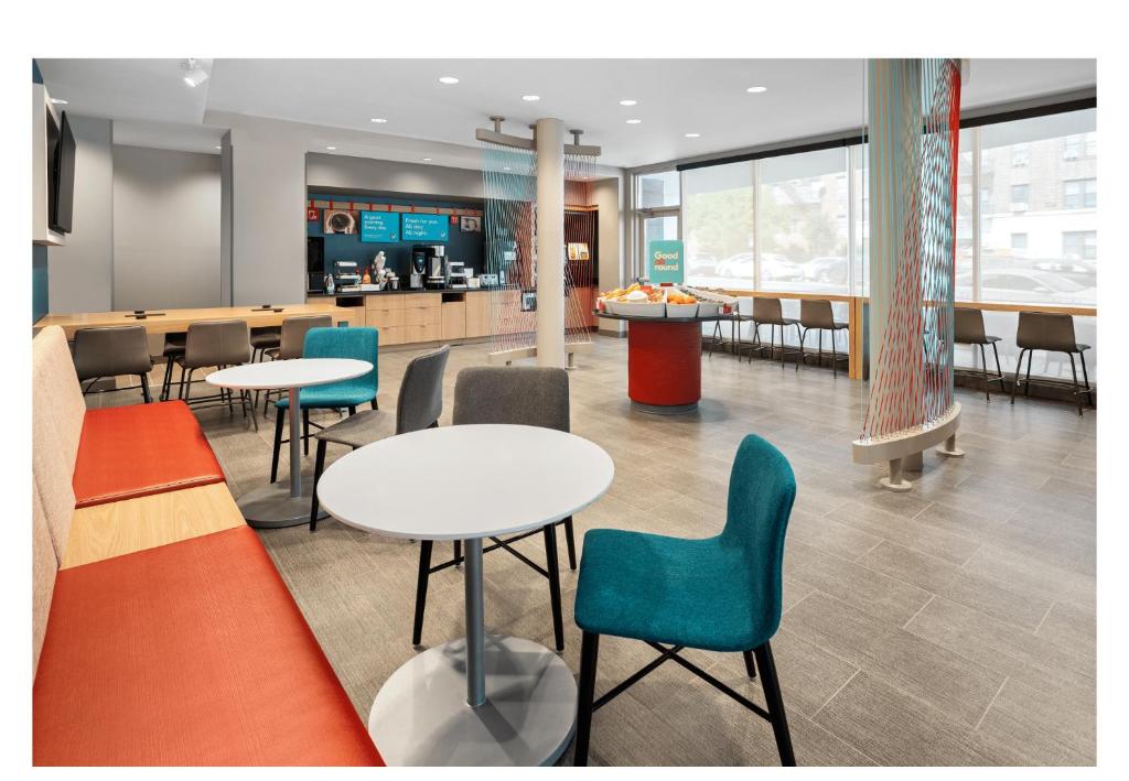 avid hotels - Brooklyn Dyker Heights by IHG photo