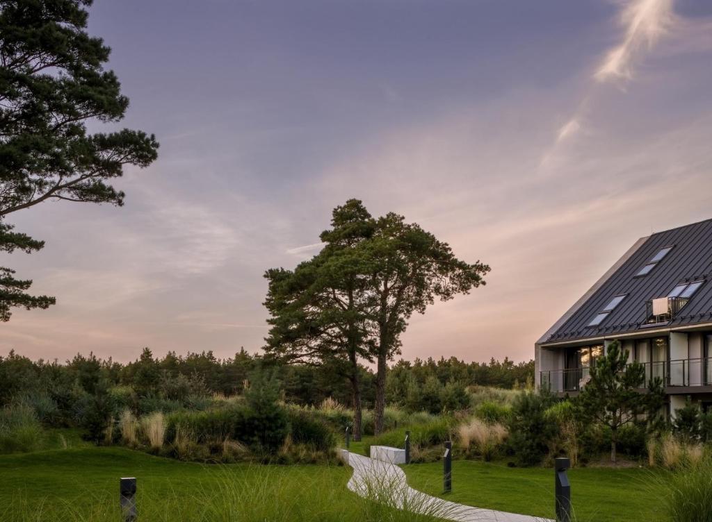 Ein Garten an der Unterkunft Hotel Saltic Resort & Spa Łeba
