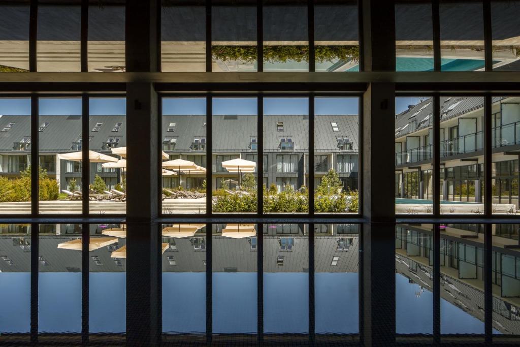 Der Swimmingpool an oder in der Nähe von Hotel Saltic Resort & Spa Łeba