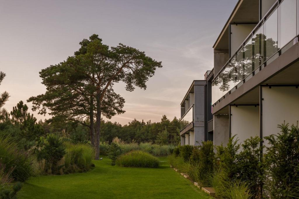 Ein Garten an der Unterkunft Hotel Saltic Resort & Spa Łeba