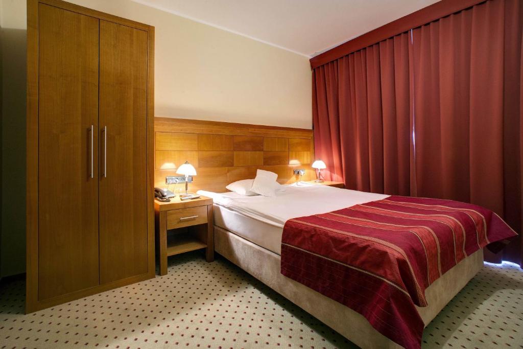 Hotel Duje - Single Room With Garden View