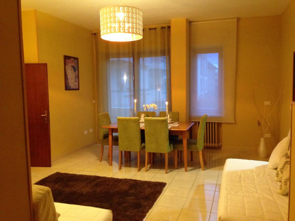Holiday Dreams - Two-Bedroom Apartment With Balcony - Sunny