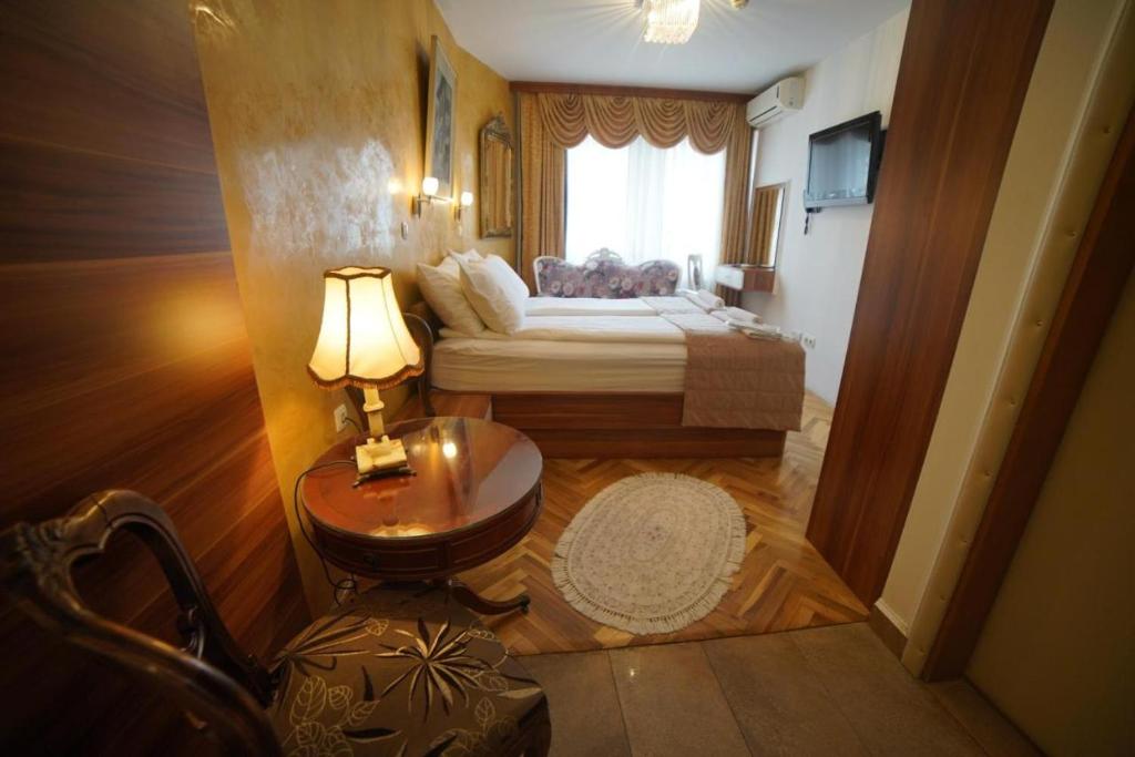 Hotel Herc Sarajevo客房内的一张或多张床位