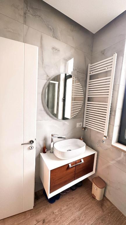 SAAL Apartments - Image 8