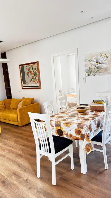 SAAL Apartments - Image 4