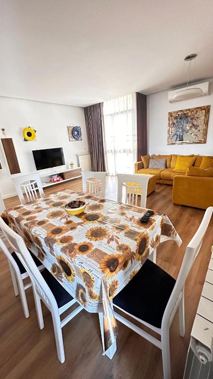 SAAL Apartments - Image 5
