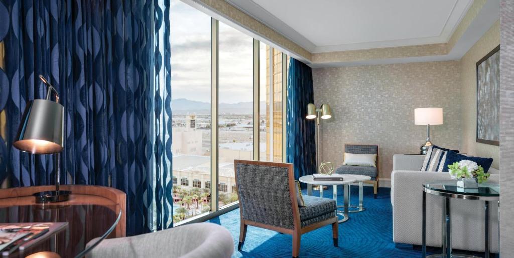 Mandalay Bay - Executive King