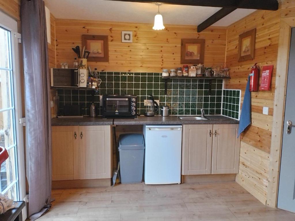 Una cocina o zona de cocina en Robins Rest