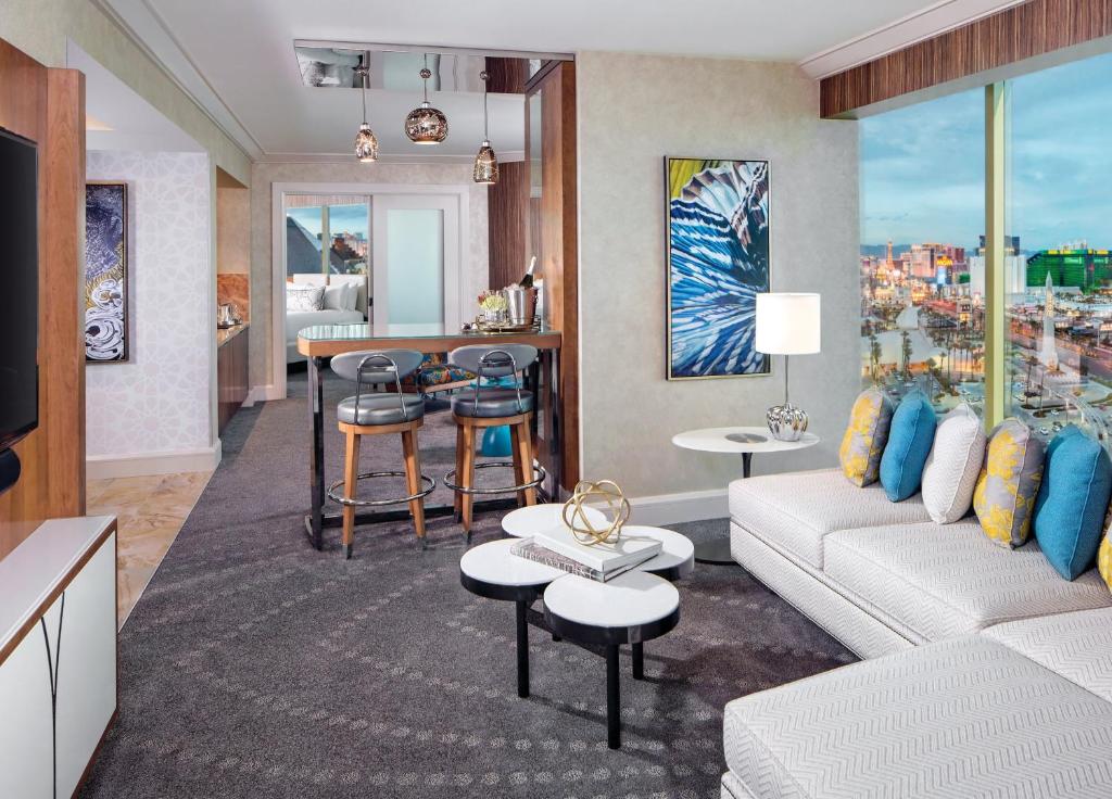 Mandalay Bay - Panoramic Two Bedroom Suite - King