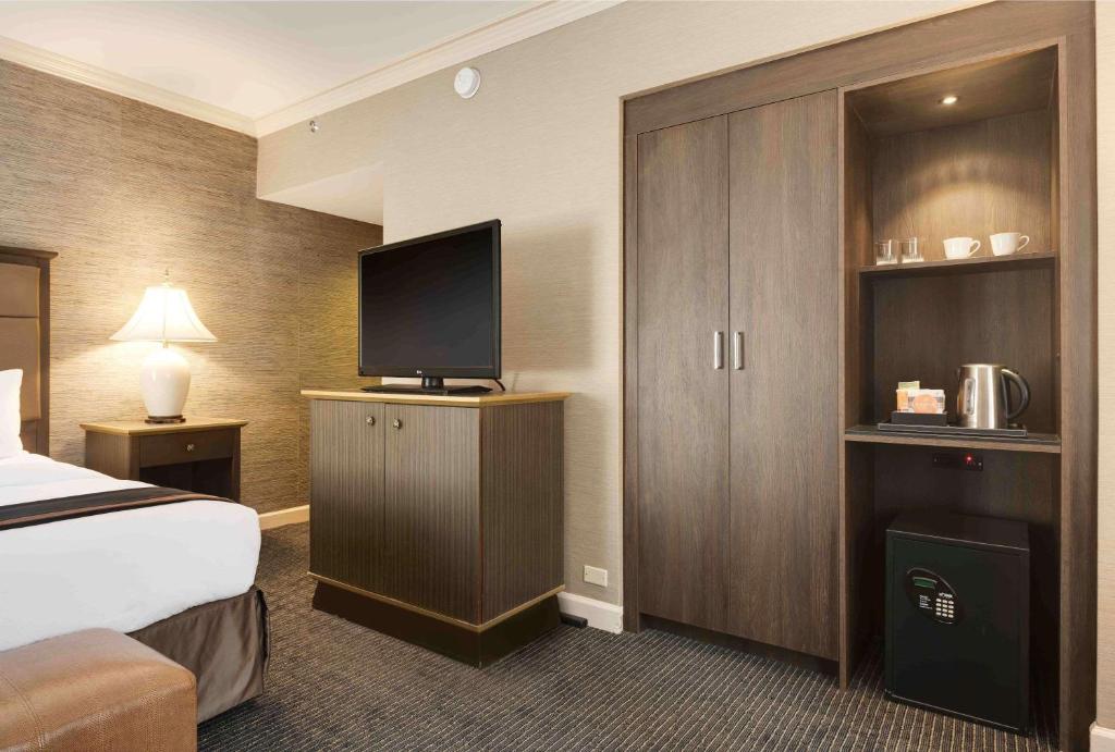 The Whitehall Hotel - BW Premier Collection - Queen Room - Non-Smoking