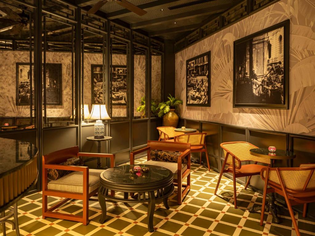 Khu vực ghế ngồi tại The Robertson House by The Crest Collection