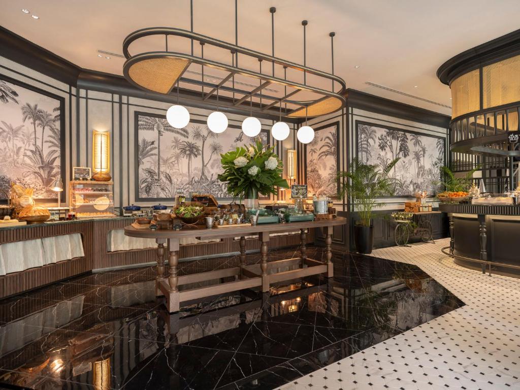 The Robertson House by The Crest Collection 5