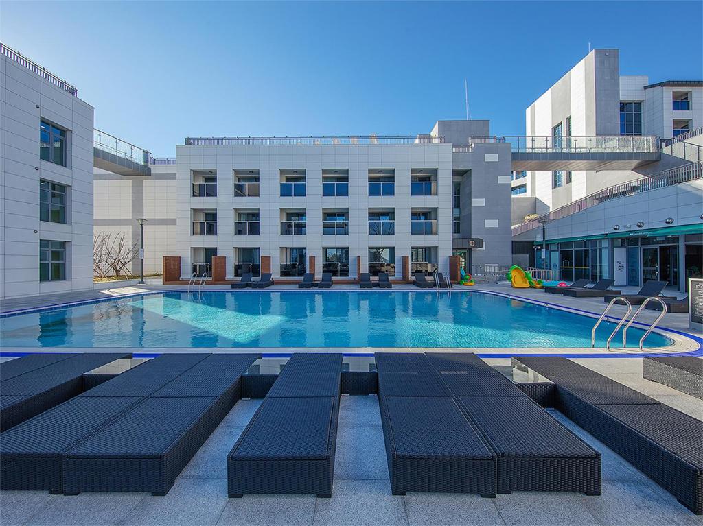 Bazén v ubytování Best Western Plus GyeongJu nebo v jeho okolí
