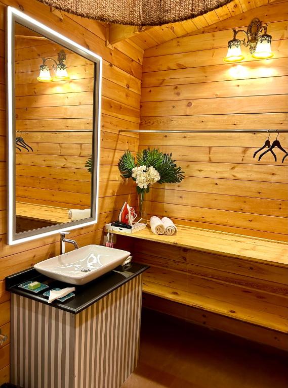 Koupelna v ubytování Bedrock Boutique Hostel