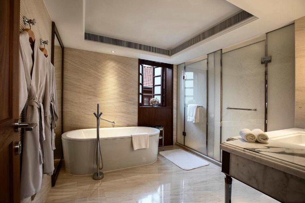 Capella Shanghai, Jian Ye Li photo 4