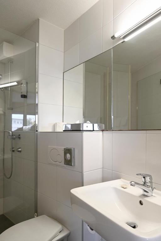 Koupelna v ubytování Olympia Hotel Zurich