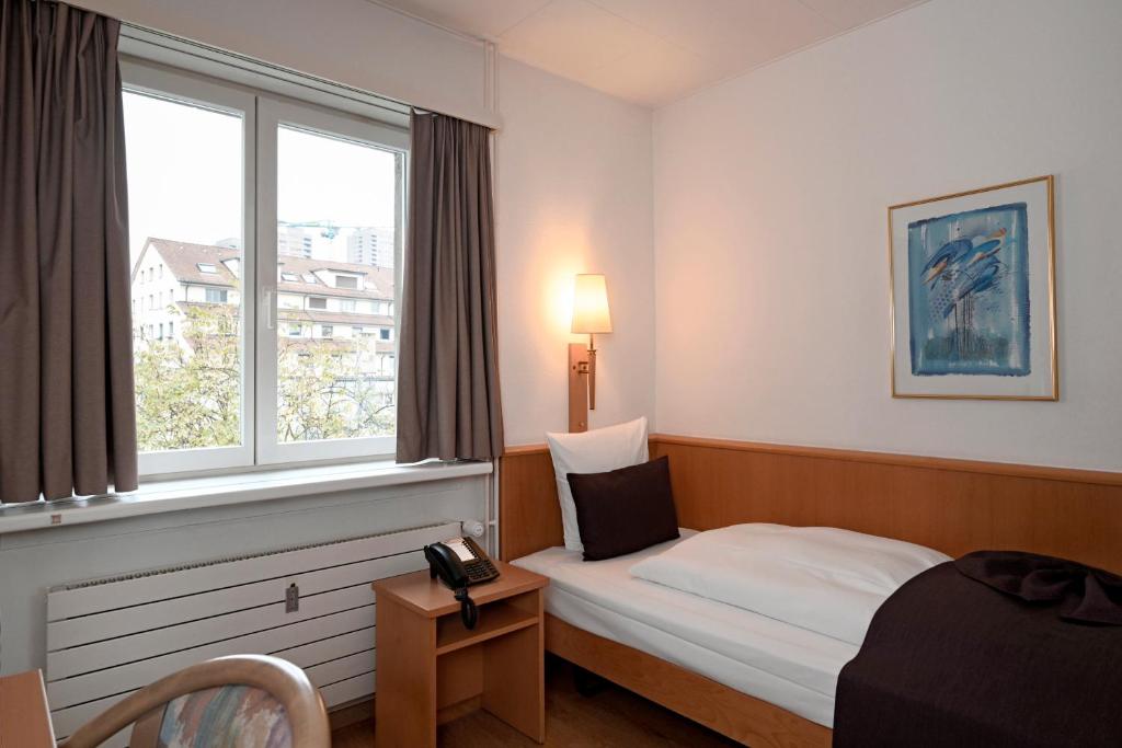 Olympia Hotel Zurich - Resim 2