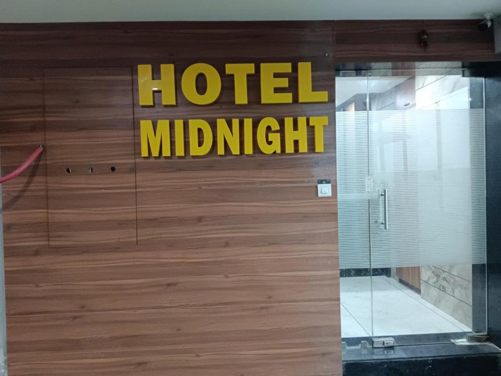 Certifikát, hodnocení, plakát nebo jiný dokument vystavený v ubytování Hotel Midnight