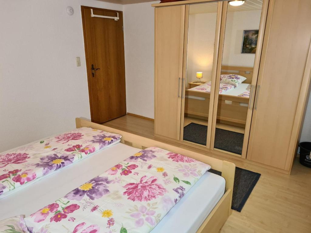 Postel nebo postele na pokoji v ubytování Ferienwohnung Graf Konrad