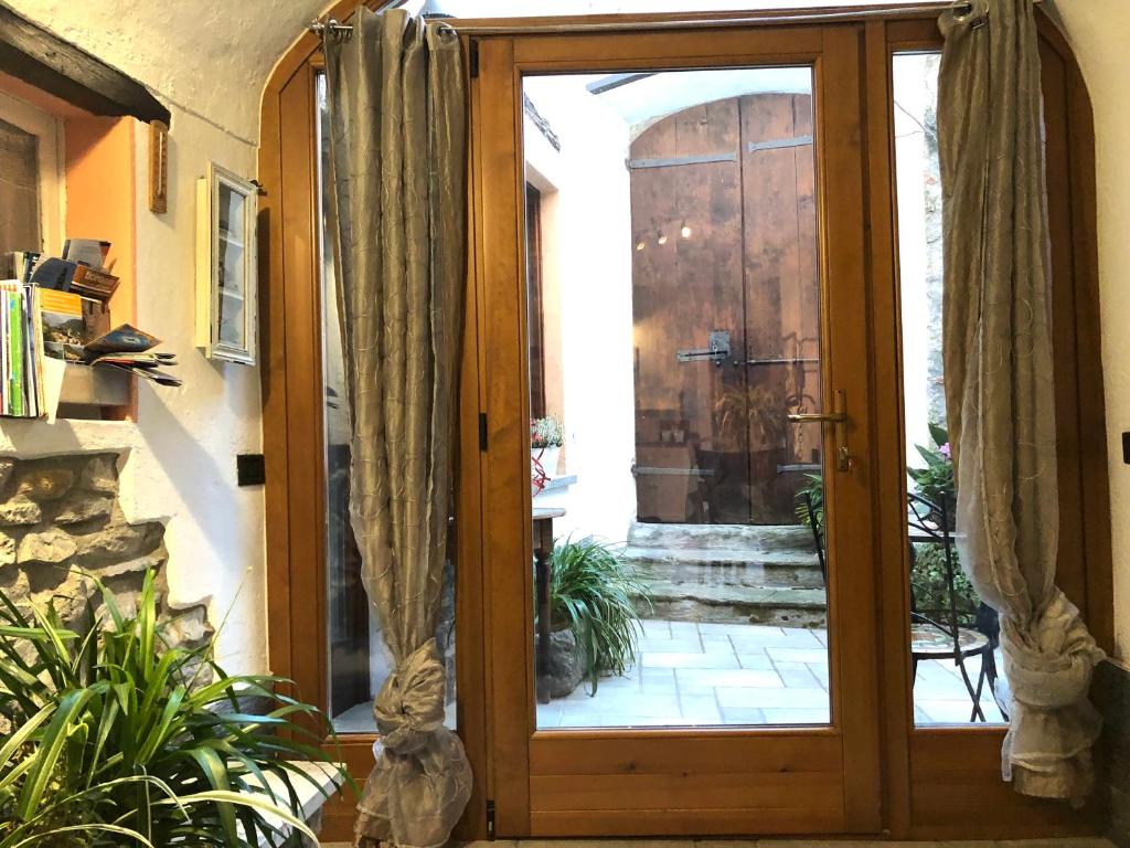 Ogród w obiekcie Appartamento Country House Menaggio