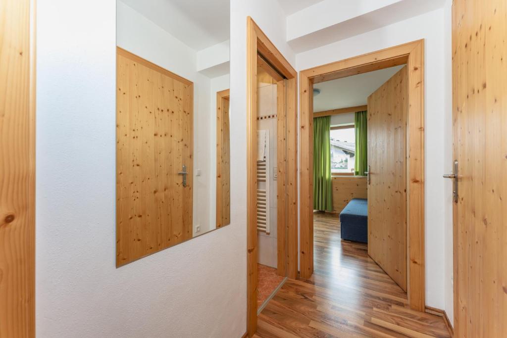 Postel nebo postele na pokoji v ubytování Gästehaus Sieder by Schladming-Appartements