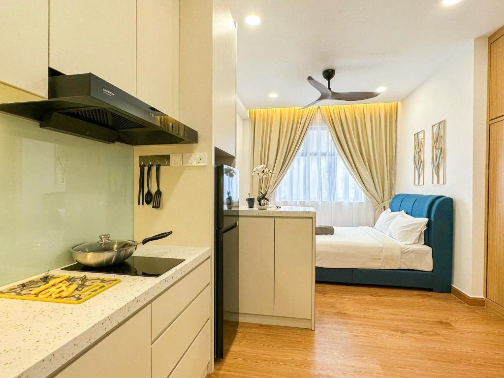 Twin Tower Residence by Nest Home【5 mins walk to CIQ】 - Suite