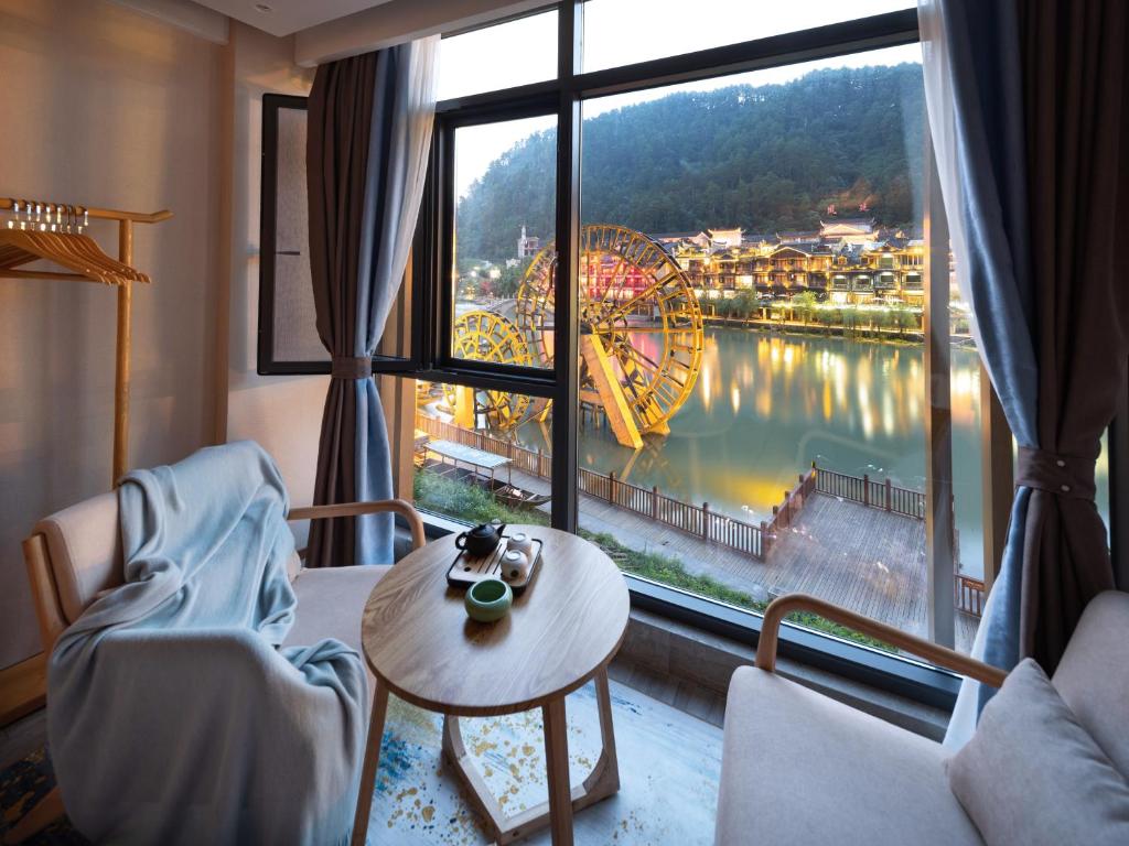 Moon River View Hotel - Habitación Deluxe Queen - Suisui