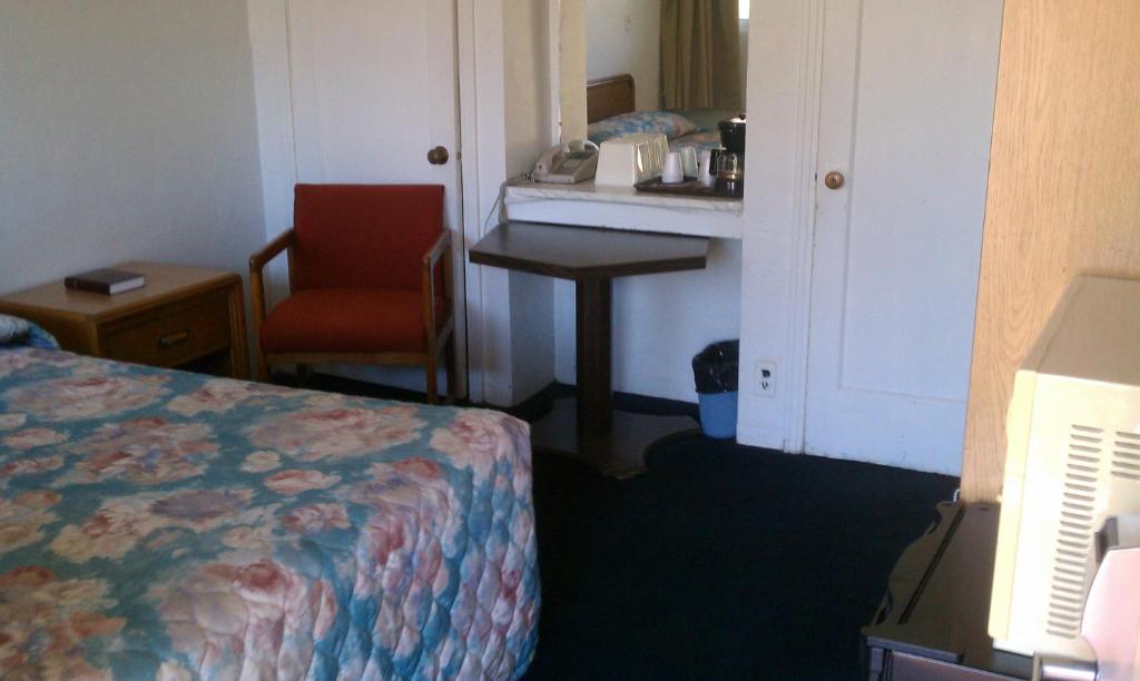 San Joaquin Motel - King Kamer