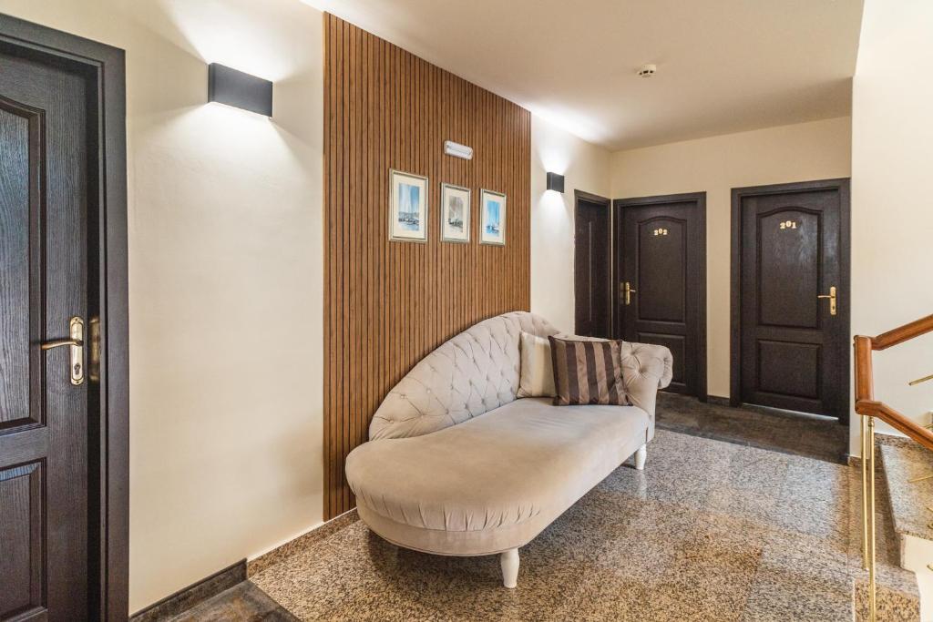 Posezení v ubytování Kalithea Family Hotel