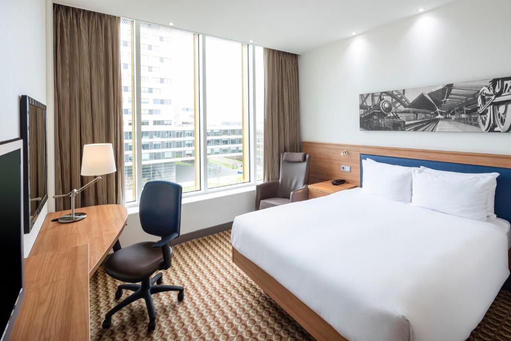 Hampton by Hilton Amsterdam Airport Schiphol - Resim 2