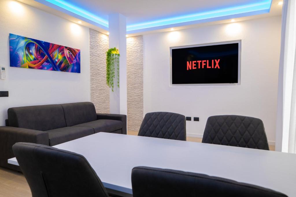 TV a/nebo společenská místnost v ubytování Blue Island - Luxury House