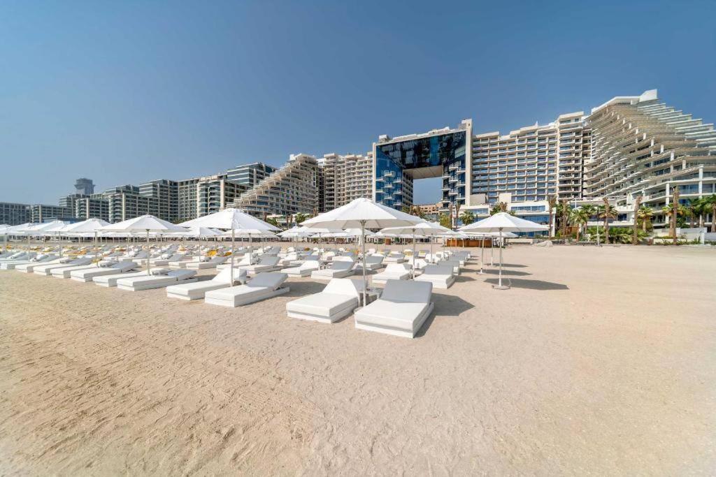 Fotografie z fotogalerie ubytování Luxury 2BR Paradise on the Beach FIVE Palm Jumeirah v Dubaji
